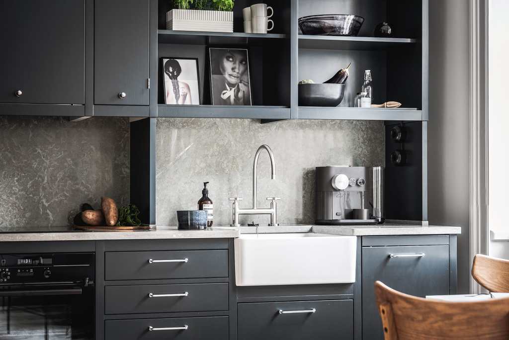 Small living space with a great kitchen - via Coco Lapine Design