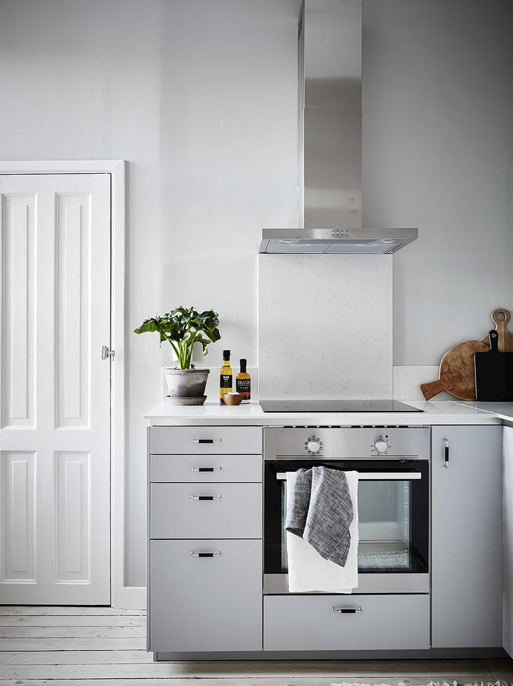 Stylish home in grey - via Coco Lapine Design blog