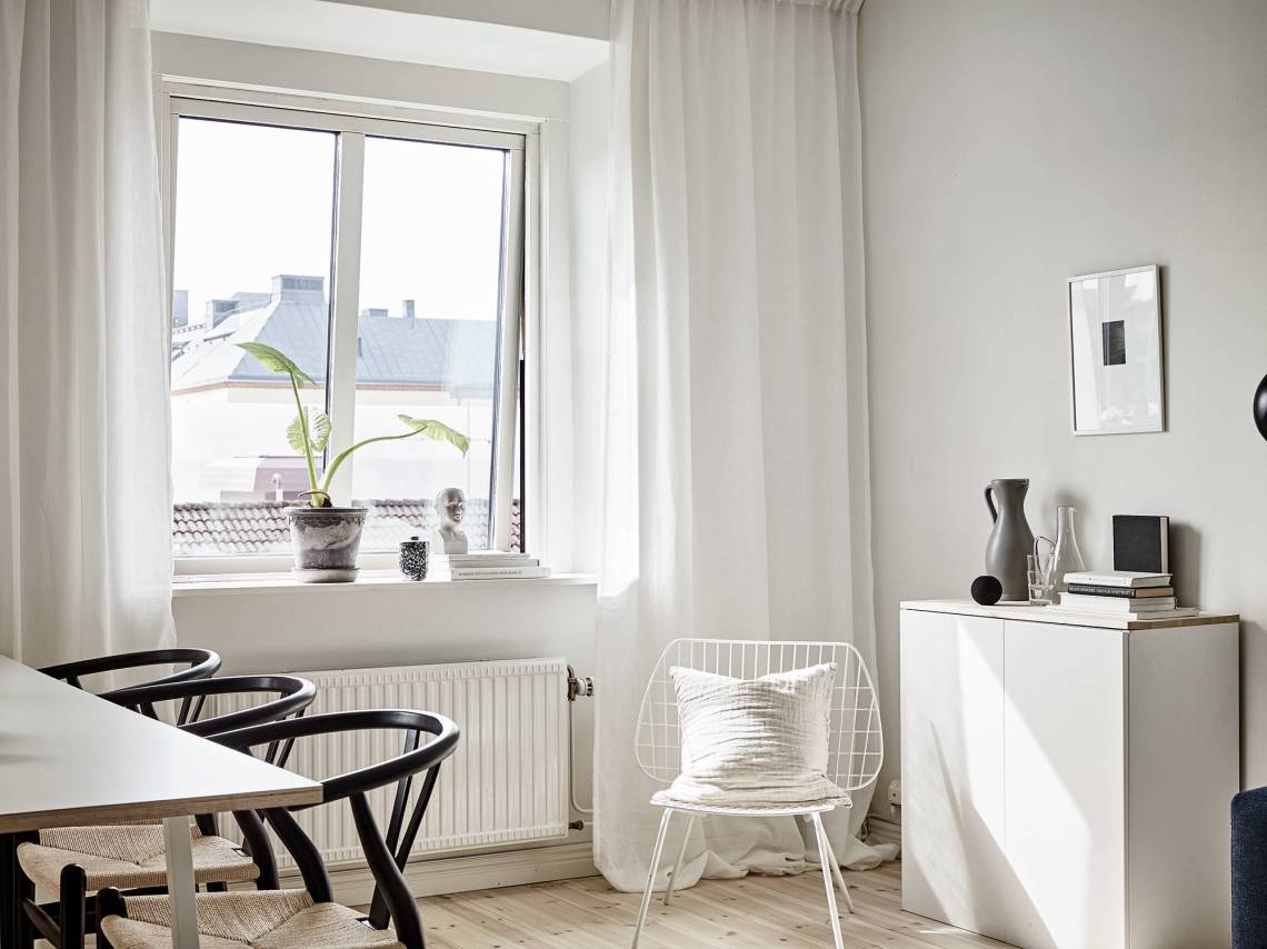 Cozy home with a practical layout - via Coco Lapine Design blog