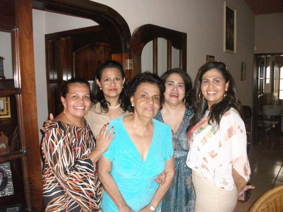 fallece elda urcina