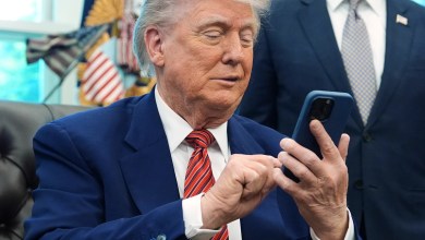 Trump and White House ramp up racist memes blaming Democrats for shutdown: ‘Dollar Store Obama’ Trump and White House ramp up racist memes blaming Democrats for shutdown: ‘Dollar Store Obama’