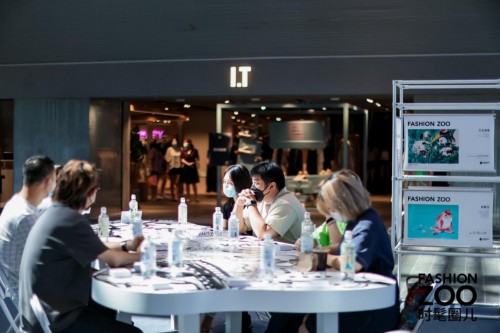 弄“潮”新天地_FASHION ZOO艺术特展展现青年力量 弄“潮”新天地_FASHION ZOO艺术特展展现青年力量