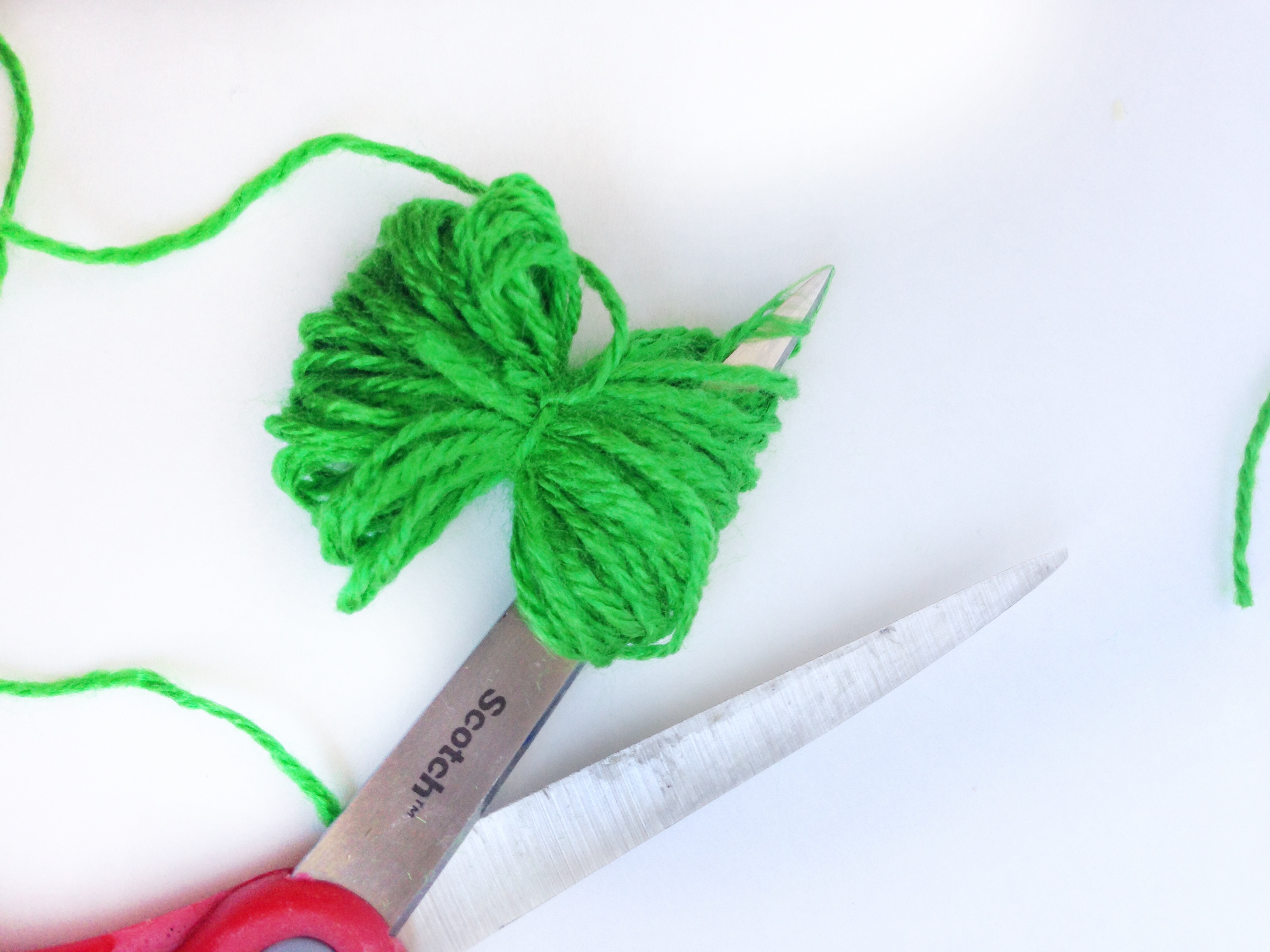 DIY Yarn PomPom Bookmarks