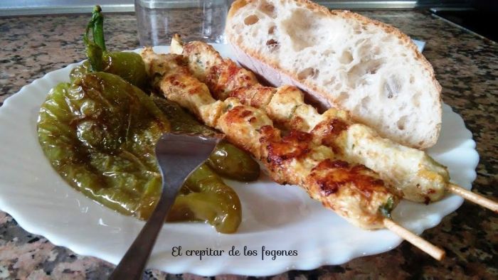 brochetas de pollo