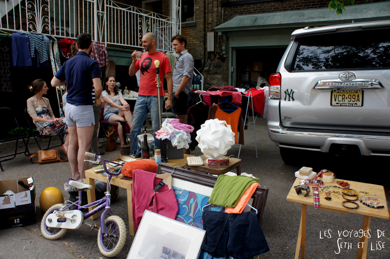 pvt canada montreal mont royal dimanche blog voyage tour du monde couple garage sale vendeur