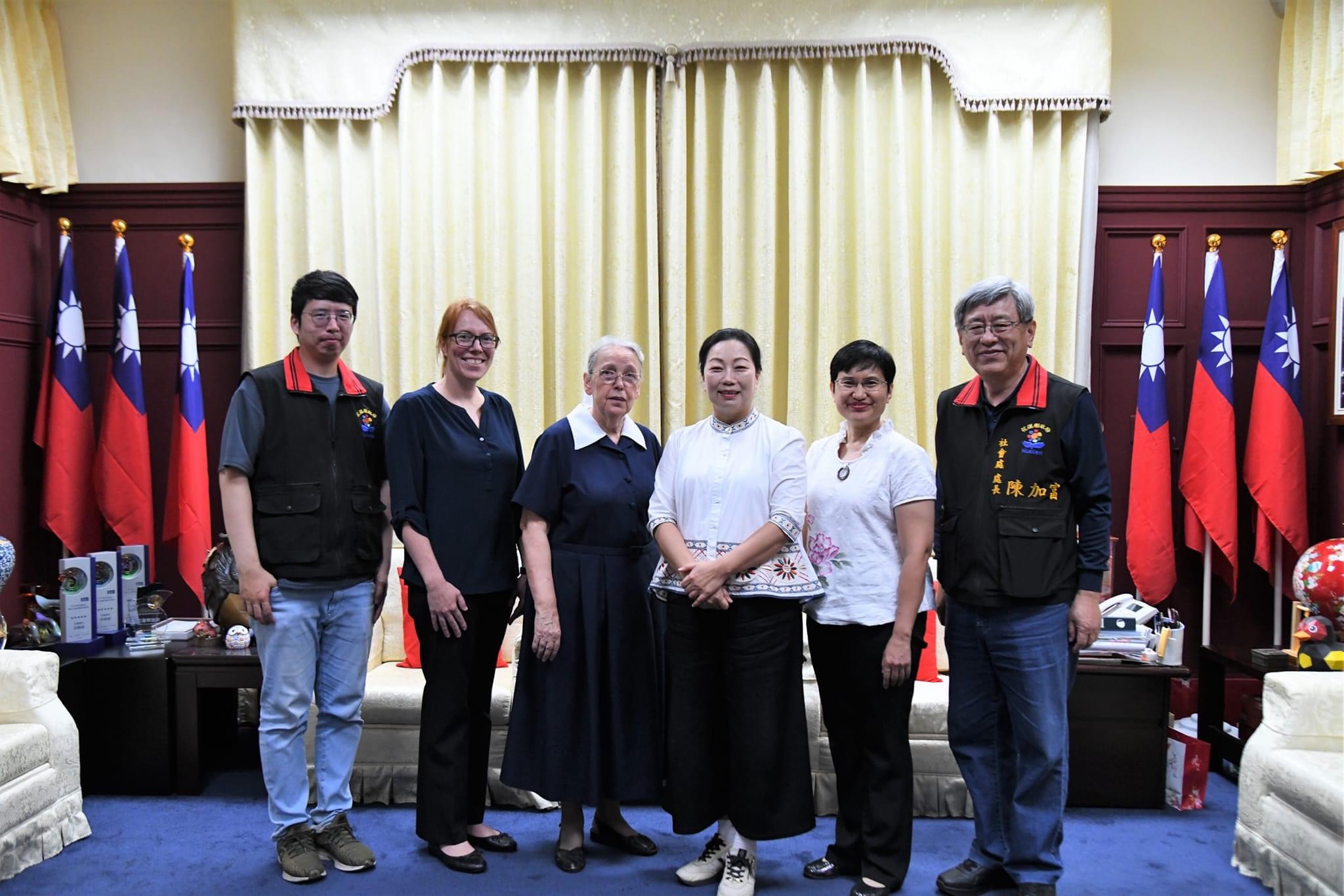 花蓮畢士大教養院董事長顧美玲宣教士榮退 徐榛蔚感謝董事長無私獻愛花蓮35個年頭