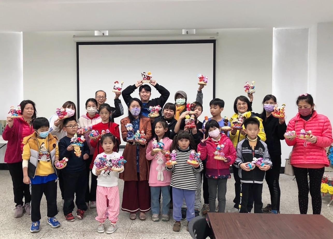 校園精彩的尖叫聲》上騰工商客語冬令營 知名講師授課60歲到5歲齊聚一堂客滿!爆滿!很滿!