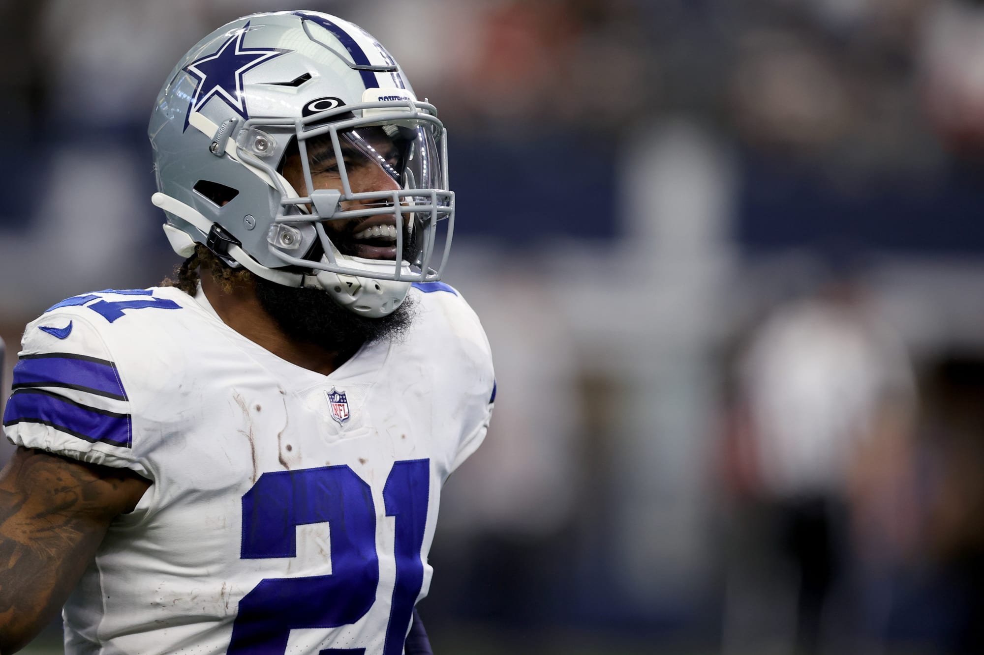 Jerry Jones' injury update on Ezekiel Elliott is...