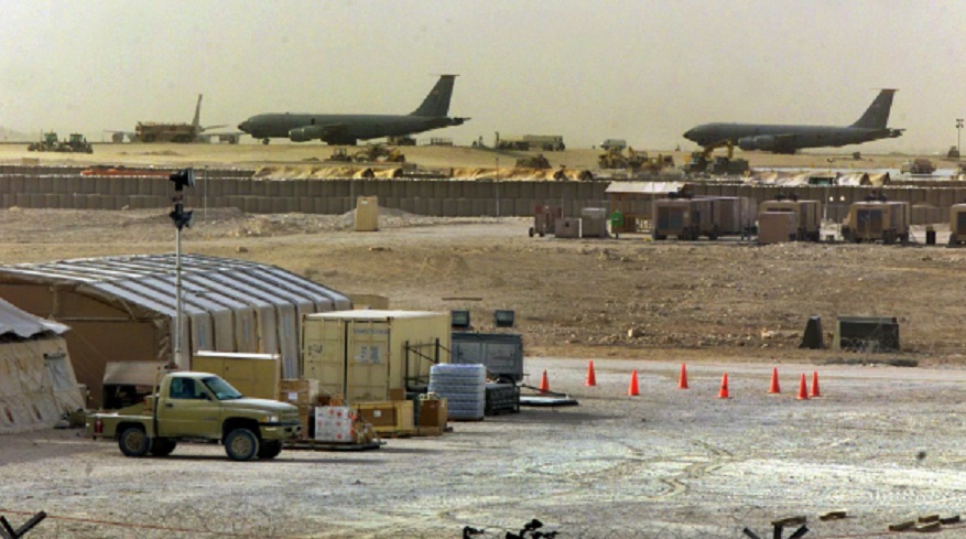 أمريكا تجلي المئات من جنودها من قواعدها في قطر والبحرين