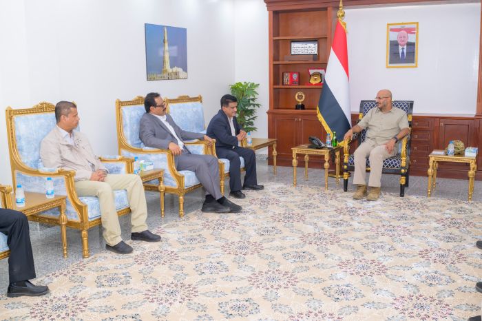 فيديو.. طارق صالح يبحث مع وزير النفط الوضع التمويني للوقود في المناطق المحررة