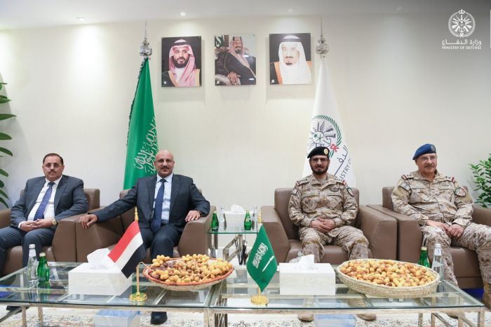 عاجل .. نائب رئيس مجلس القيادة الرئاسي قائد المقاومة الوطنية طارق صالح يلتقي قائد القوات المشتركة للتحالف العربي الفريق الأول الركن مطلق الأزيمع عاجل .. نائب رئيس مجلس القيادة الرئاسي قائد المقاومة الوطنية طارق صالح يلتقي قائد القوات المشتركة للتحالف العربي الفريق الأول الركن مطلق الأزيمع