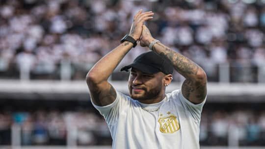 نيمار يعد جماهير الهلال بالالقاب والاستمتاع بالمباريات 