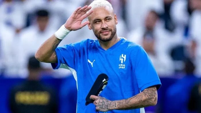 رسميا.. نيمار يغادر الهلال إلى سانتوس