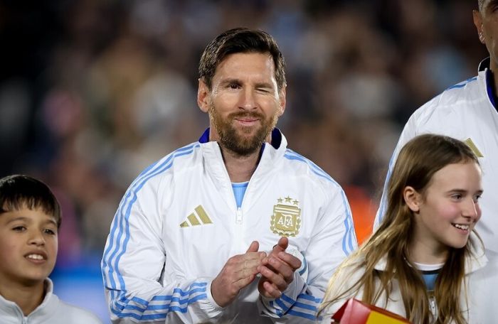 ميسي يعلن خوضه مباراته الأخيرة مع الأرجنتين في تصفيات مونديال 2026 ميسي يعلن خوضه مباراته الأخيرة مع الأرجنتين في تصفيات مونديال 2026