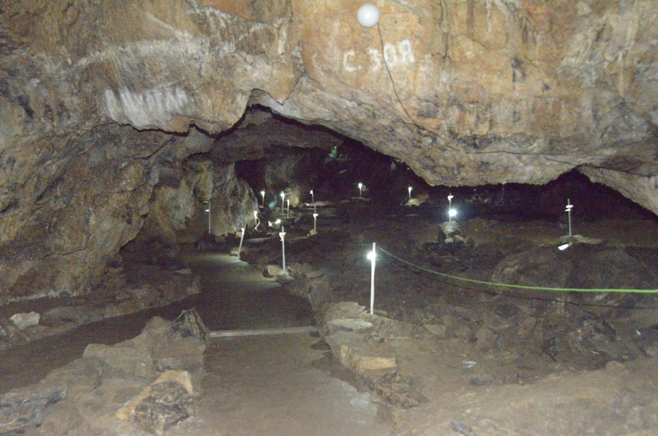 Зрелищная и познавательная экскурсия для взрослых и детей! Peshera Karaulnaya Krasnoyarsk Nissan X Trail 2 5 L 2004 Goda Na Drive2