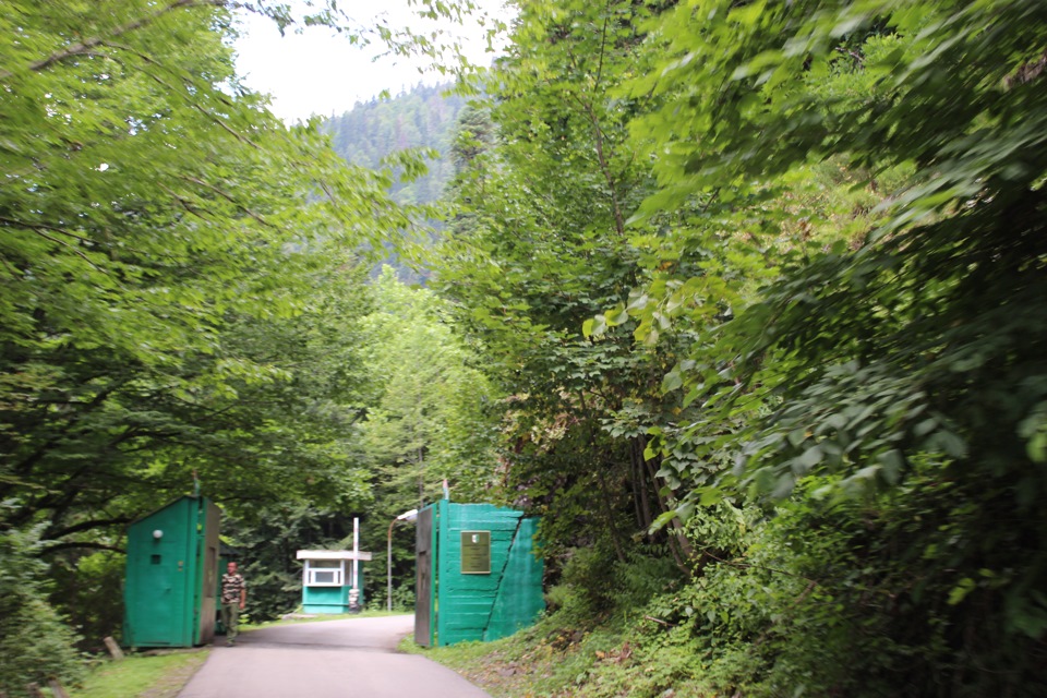 Экскурсии по абхазии 2021 с описанием маршрутов и ценой. Abhaziya 2014 Dacha Stalina Na Ozere Rica Kia Rio 5 Door 1 4 L 2009 Goda Na Drive2