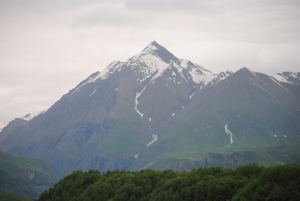 Дорога старинная, начали ее строить. Puteshestvie V Gruziyu Na Mashine Chast 5 Voenno Gruzinskaya Doroga Drive2