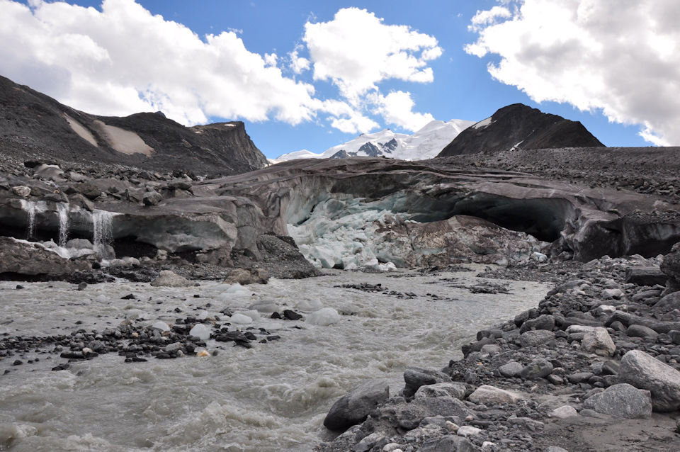 Именно с подножия ледника пик иикту раскрывается во всей красе. Dorogami Vpechatlenij Altaj Step Samaha I Taldurinskij Lednik Toyota 4runner 4 0 L 2007 Goda Na Drive2