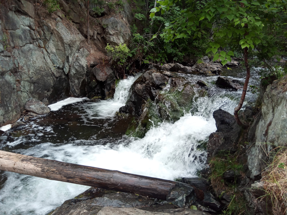 Гора ельчевошная и ельчевский водопад. Katka Na Rybalku Elchevskij Vodopad I Kuchka Nepriyatnostej Mitsubishi L200 2 5 L 2007 Goda Na Drive2
