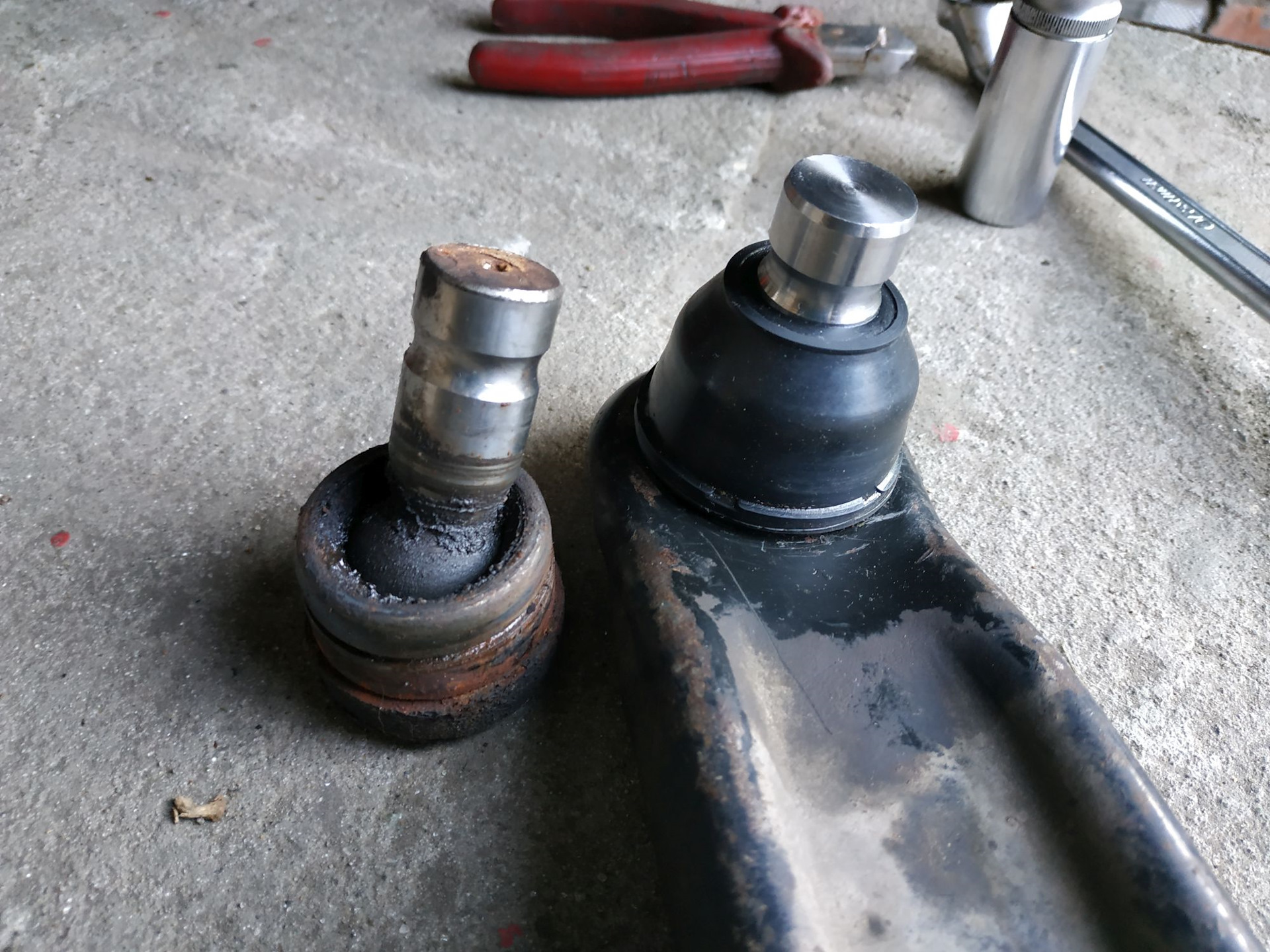 Как поменять шаровую на додж