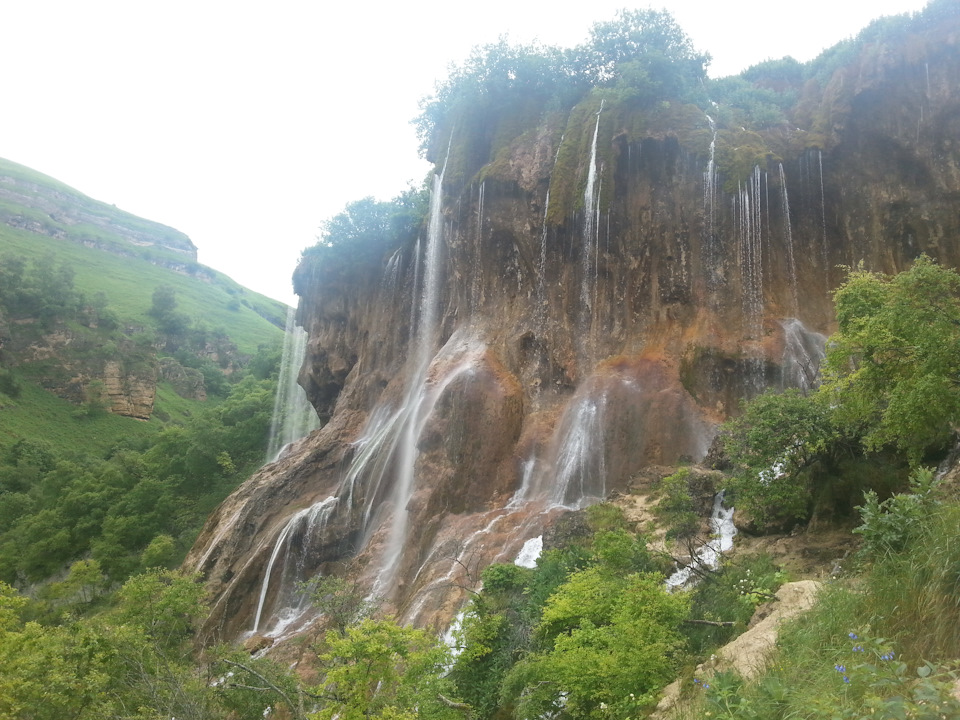 01/03/2021 · к водопаду гедмишх можно проехать по грунтовой дороге, которая доступна для полноприводных автомобилей повышенной проходимости, в идеале, … Carskie Vodopady Vodopad Gedmishh Zhetmish Suu Lada 4x4 3d 1 7 L 1990 Goda Na Drive2