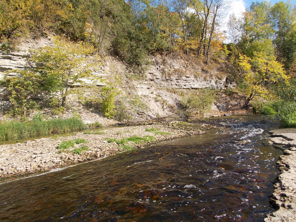 Геологи говорят, что возраст пород составляет сотни тысяч или даже миллионы лет! Vodopady Leningradskoj Oblasti Drive2