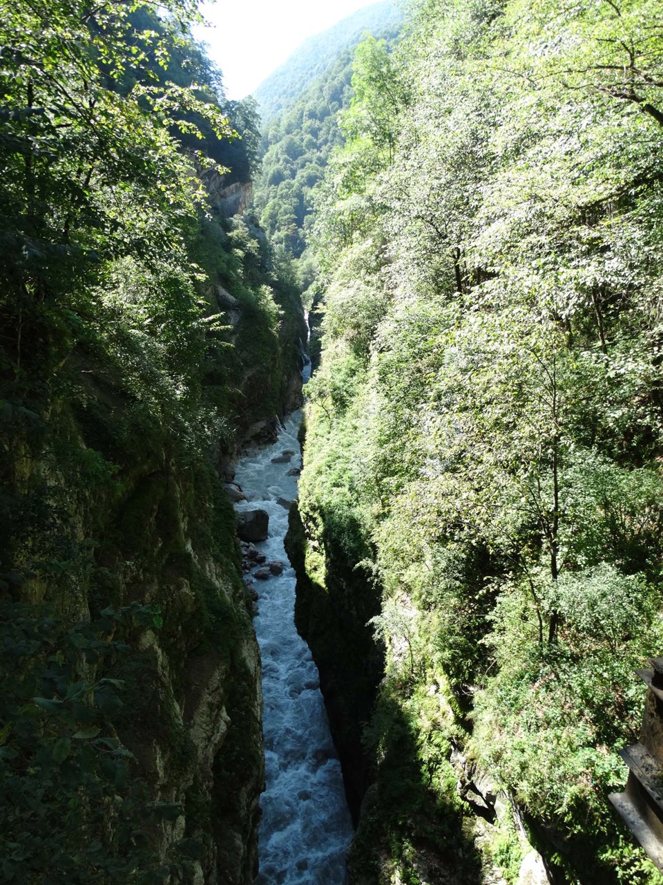 Каньон ахсинта (урухский каньон) иногда называют дигорской тесниной, представляющей узкую глубокую щель, пропиленную водами уруха в скалистом хребте. Digorskoe Ushele Rso A Chevrolet Niva 1 7 L 2013 Goda Na Drive2