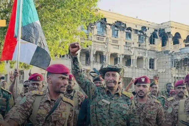 البرهان من داخل القصر الرئاسي: الخرطوم حرة البرهان من داخل القصر الرئاسي: الخرطوم حرة