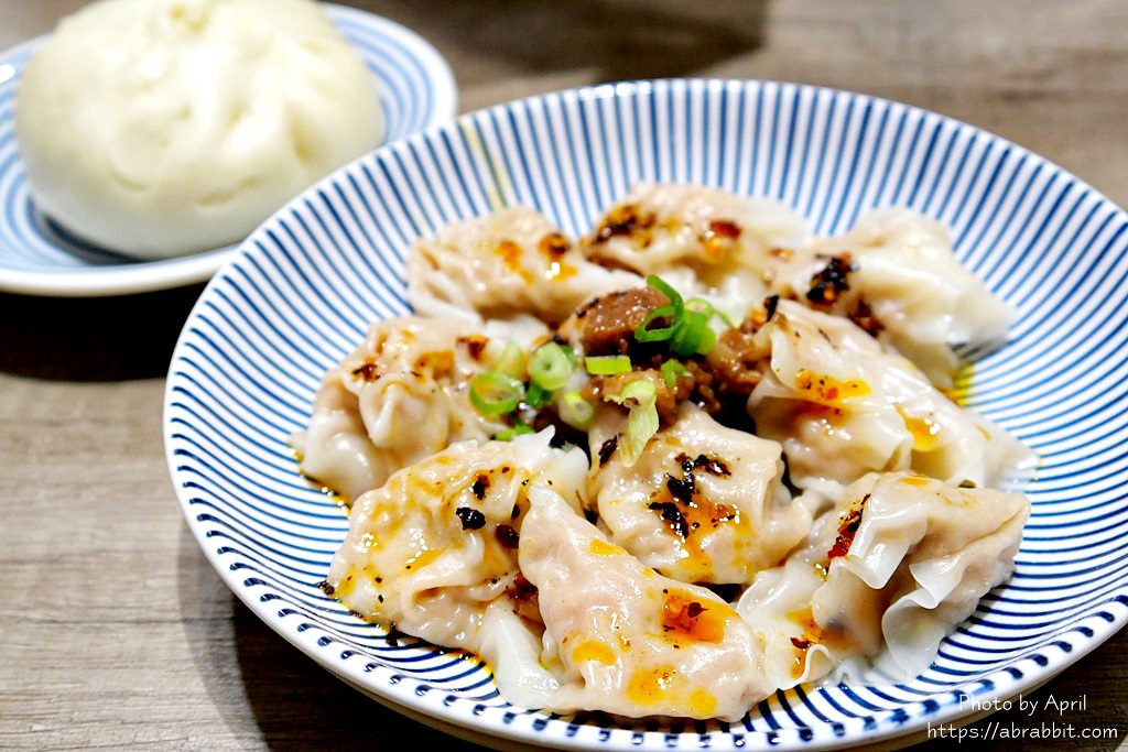 台中南區美食|雲吞了肉包-中山醫周邊美食，原第二市場 大慶肉包餛飩湯