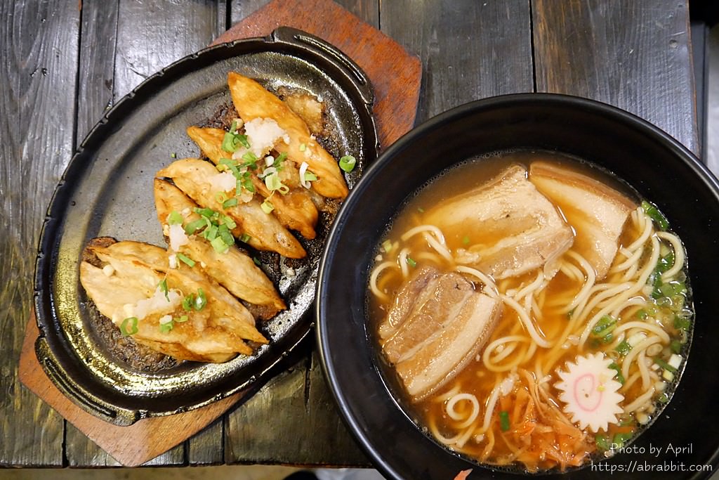 台中宵夜推荐|一中商圈的巷弄居酒屋，一秒到日本-黑KURO屋台食堂