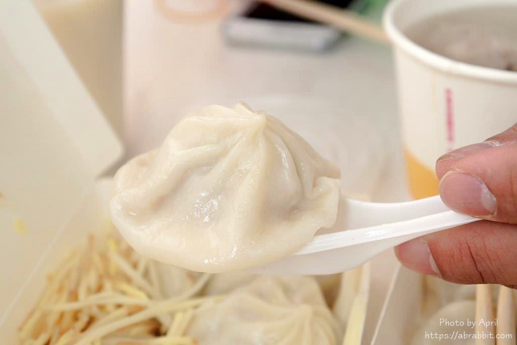 台中大雅早餐|小厨师汤包-超大颗小笼汤包，7颗只要50元！
