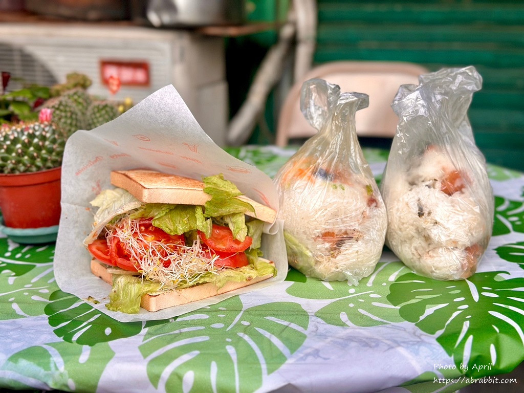 飯糰的家-怕你吃太撐！飯糰和吐司都是超大SIZE，熟客超多~