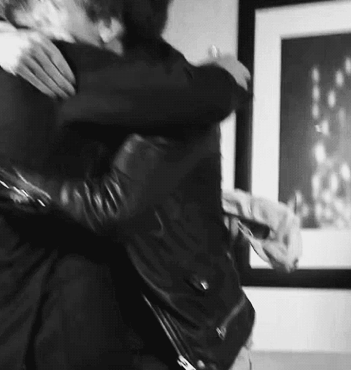 Le Gif Con Gli Abbracci Una Raccolta Di 50 Immagini Animate