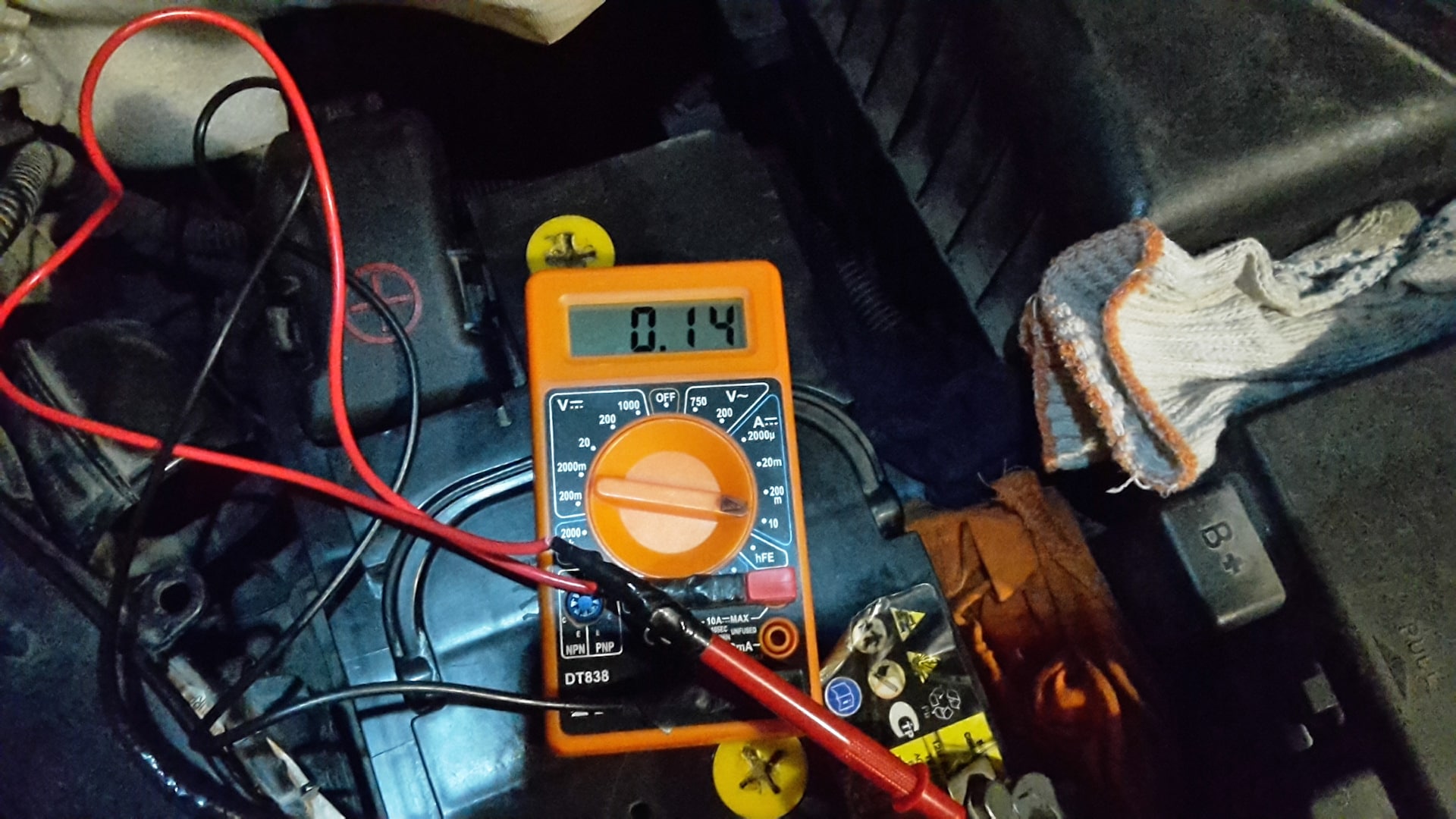 Как обнаружить утечку воды в системе отопления, расположенной под полом