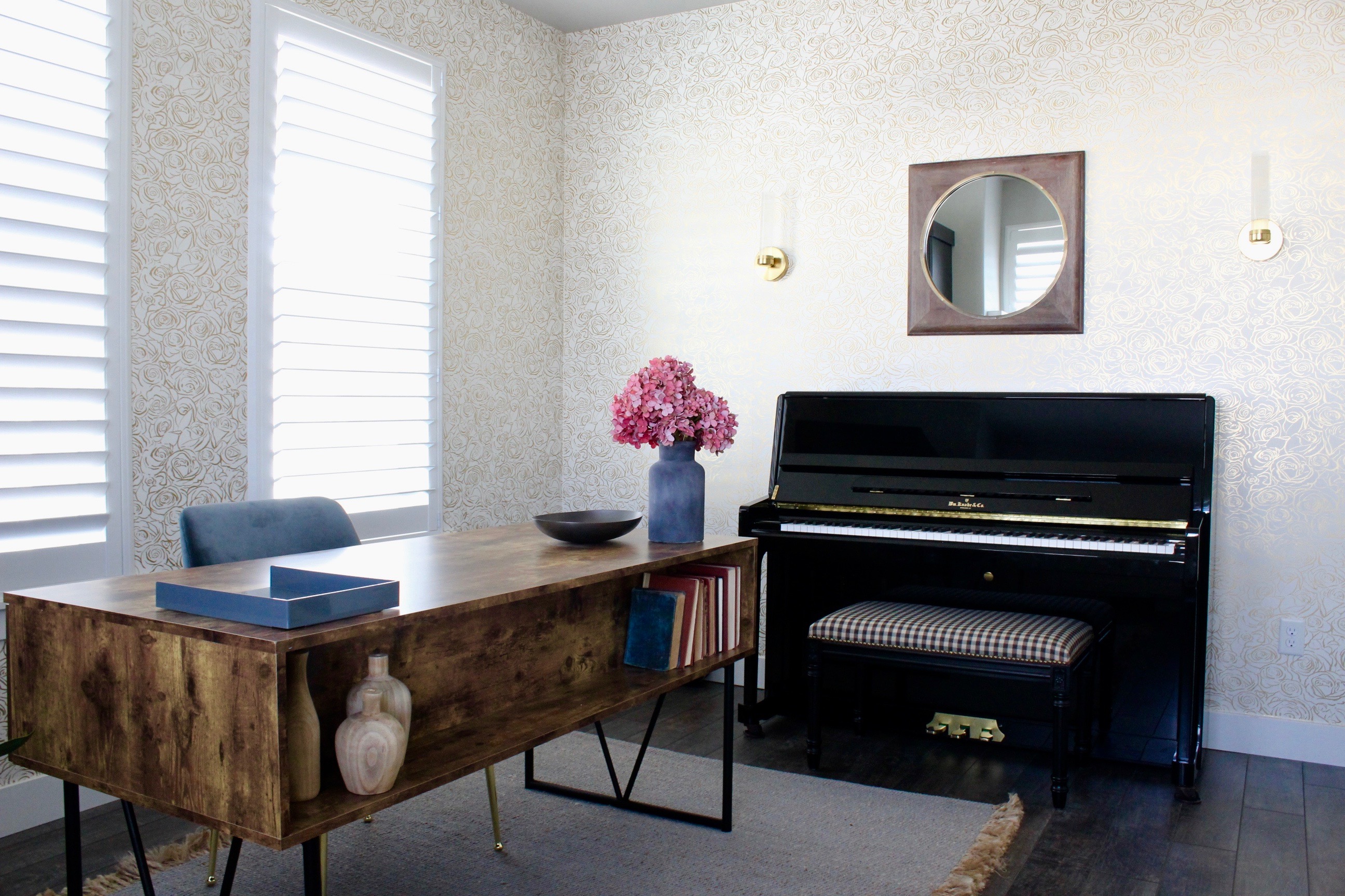 17+ Fresh Custom Piano Bench : Old door and 1930's piano bench make a great hall tree - Movers and piano experts will tell you that the best way to move a piano is to hire a professional to do the job.