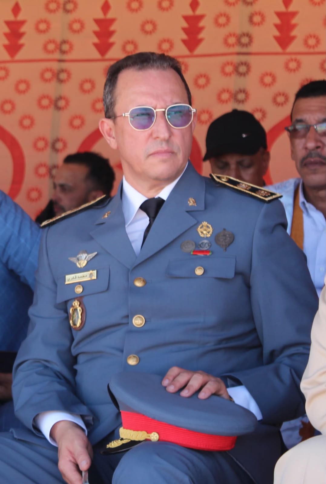 تجديد الثقة في الكولونيل ماجور محمد القادري.. حصيلة أمنية تعزز حضور الدرك الملكي بجهة العيون الساقية الحمراء تجديد الثقة في الكولونيل ماجور محمد القادري.. حصيلة أمنية تعزز حضور الدرك الملكي بجهة العيون الساقية الحمراء