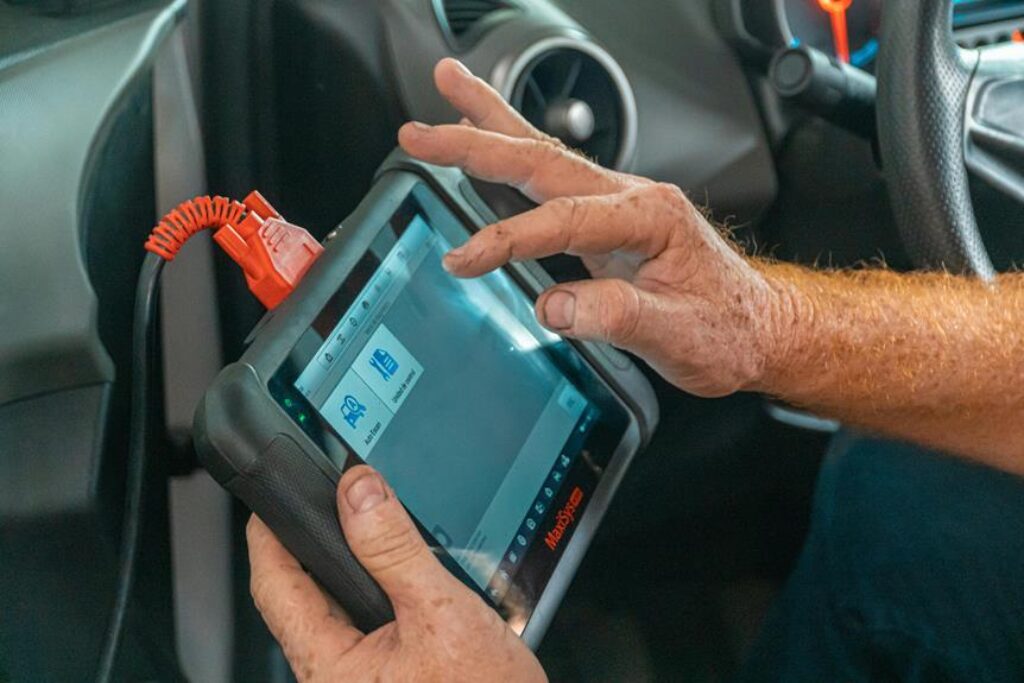 How Can You Use a Compression Tester to Diagnose Engine Issues? How Can You Use a Compression Tester to Diagnose Engine Issues?