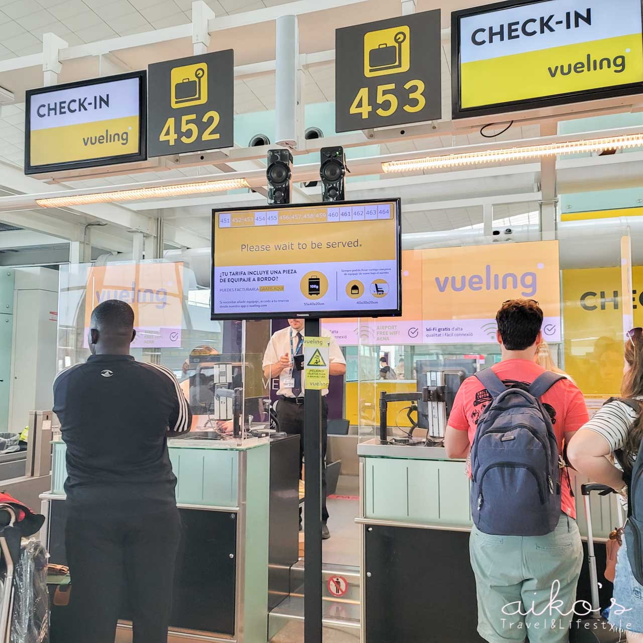 【西班牙自助】巴賽隆納到米蘭｜伏林航空VY6334航班～劃位報到、機內空間及BCN 巴賽隆納機場店舖