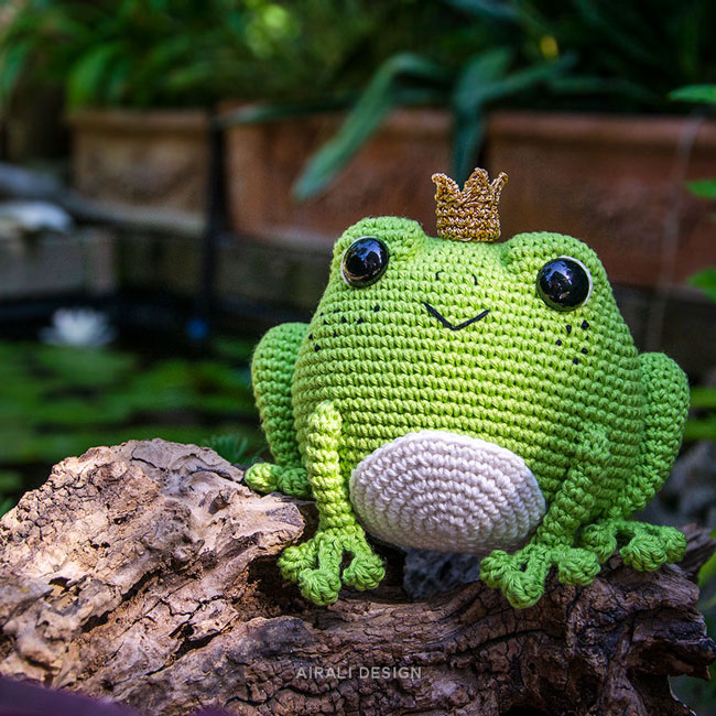 Crochet elephants make great gifts for new babies, children's birthdays, christmas gifts, zoo. Prince Perry The Amigurumi Frog Pdf Crochet Pattern By Airali Design