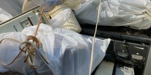 南区解体民家のエアコンと不用品回収