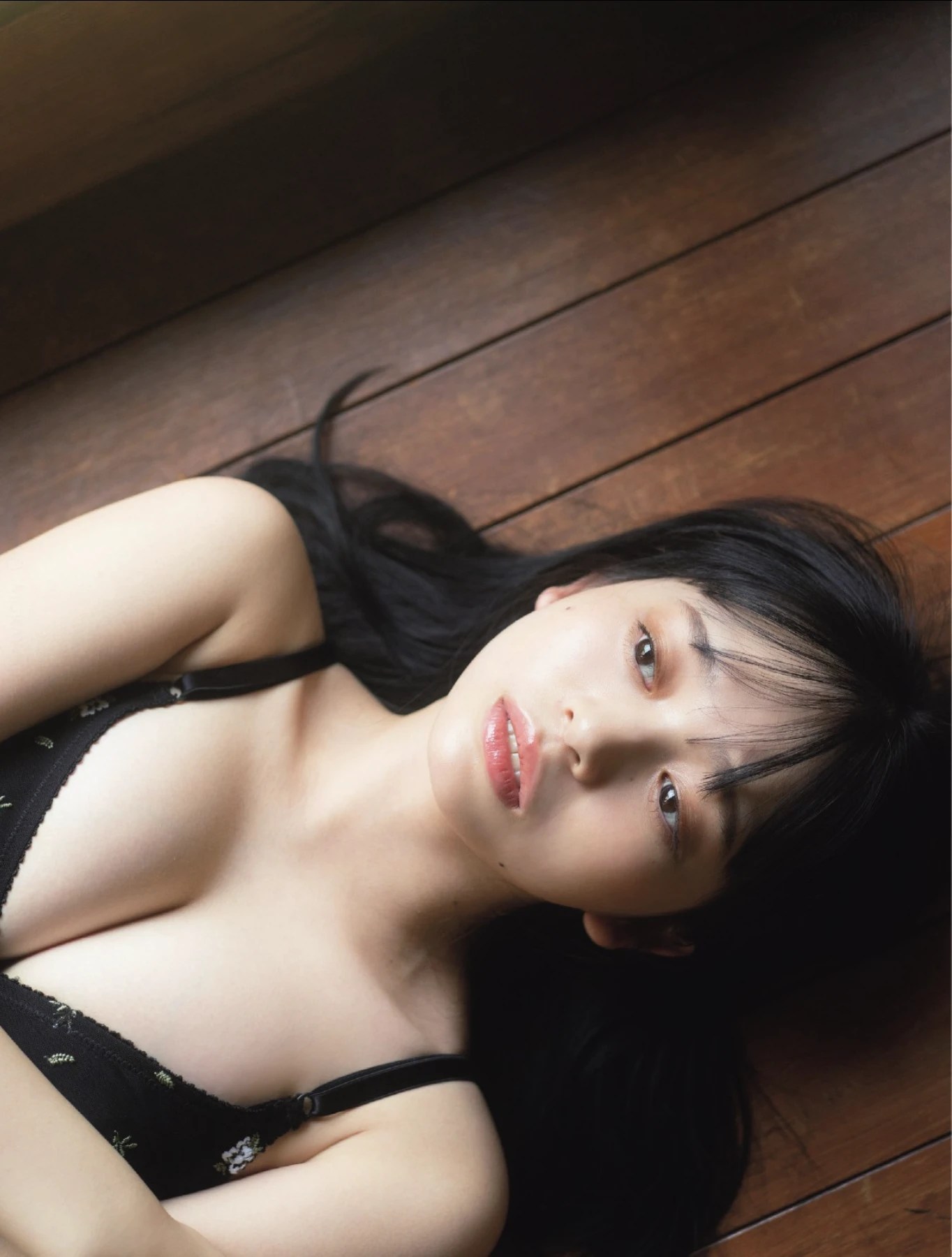 蓬莱舞Mai Horai闪耀FLASH杂志2025年10月刊 8 蓬莱舞Mai Horai闪耀FLASH杂志2025年10月刊