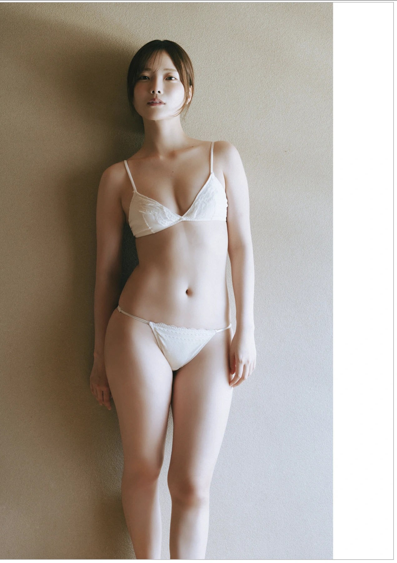 新谷姫加登週刊Playboy 2025年42-43号封面