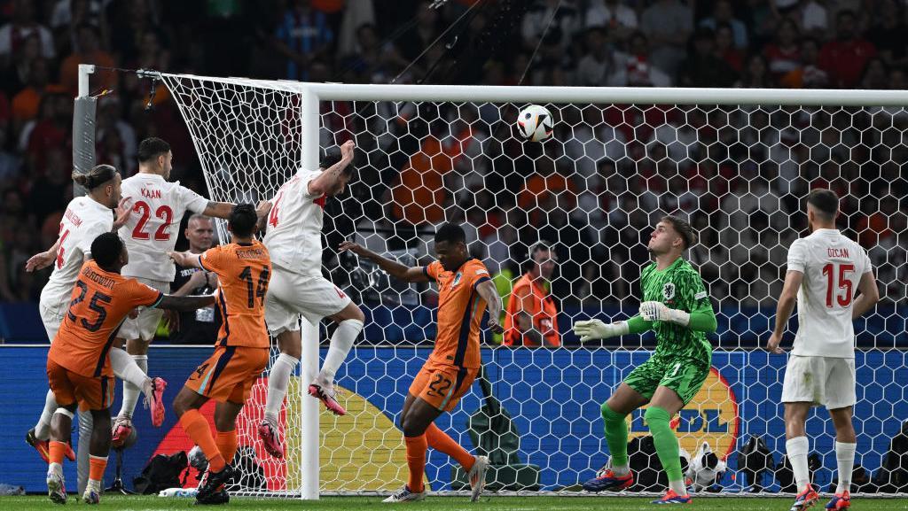 Tim Oranye Tertinggal di Babak Pertama