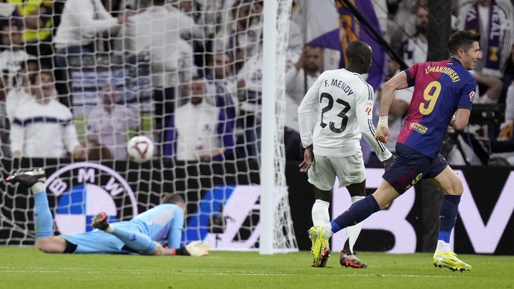 Top Skor Liga Spanyol: Lewandowski 14 Gol Usai Dua Kali Bobol Madrid