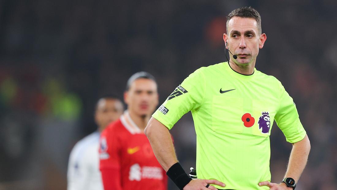 Wasit David Coote Jadi Kurir Usai Dipecat Premier League