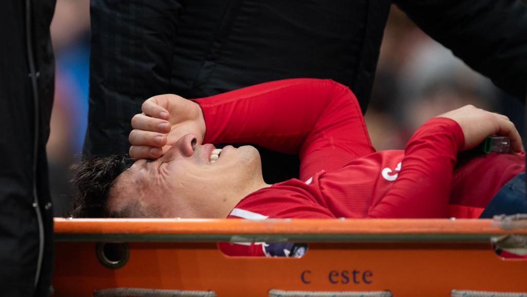 Lisandro Martinez Positif Cedera ACL