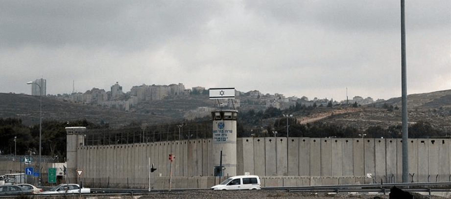 إصابة الأسرى الفلسطينيين في سجن عوفر&nbsp;الإسرائيلي بحالات تسمم
