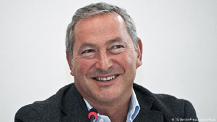 مال و اعمال : ملياردير مصري يسعى لشراء ثالث أكبر شركة سياحية في أوروبا