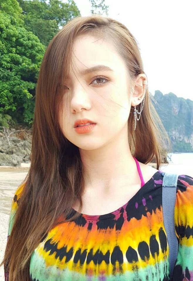 I've got my eye on a stranger i find it hard for my eyes to look away am i looking for a danger? Jannine Weigel Alchetron The Free Social Encyclopedia