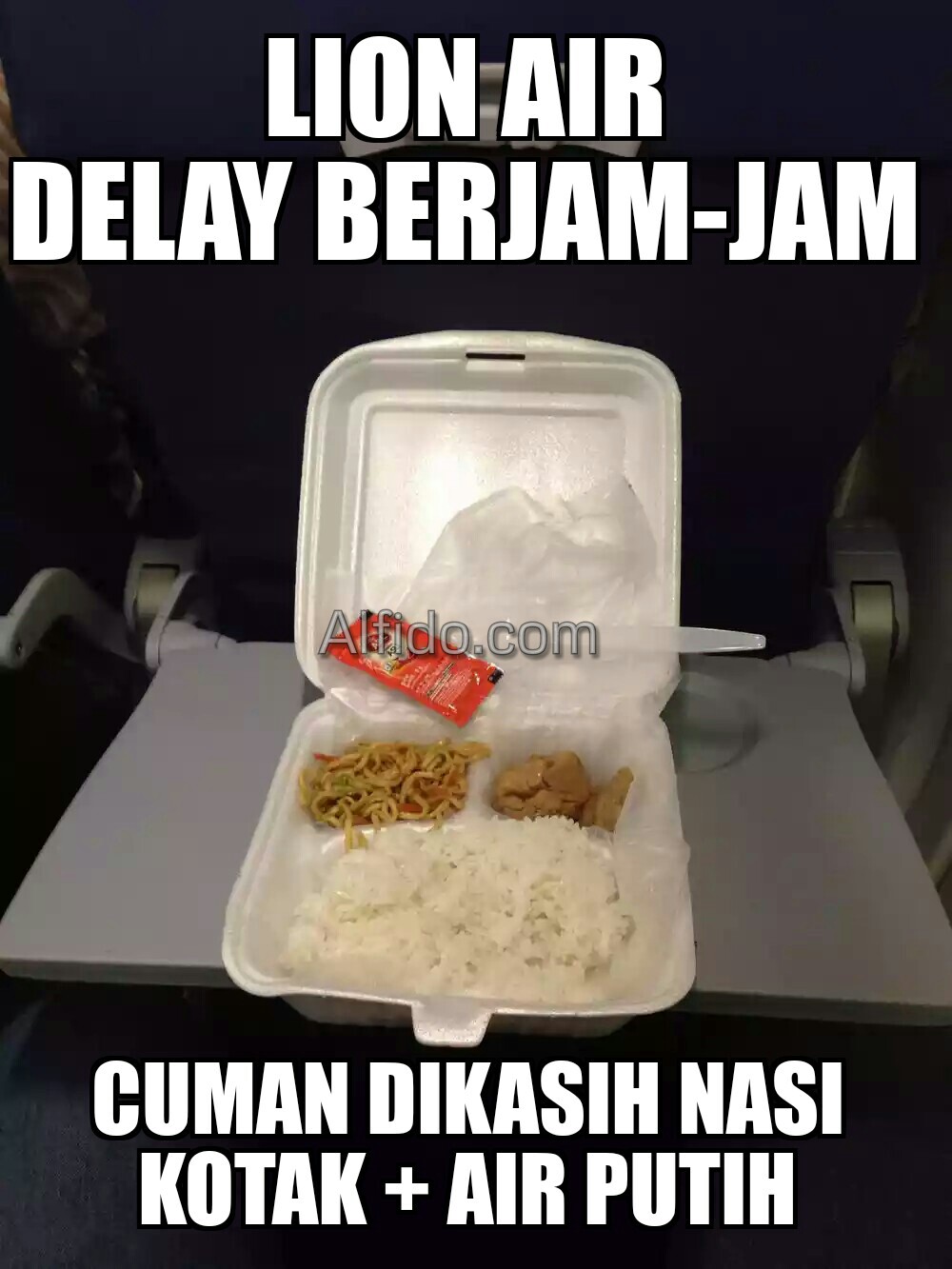 Nih 16 Gambar Meme Lucu Pesawat Lion Air Delay